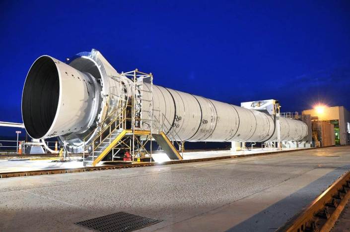 Five-segment-solid-rocket-booster-Space-Launch-System-SLS-ATK-photo-posted-on-SpaceFlight-Insider